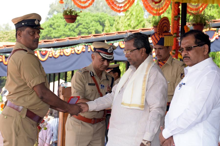 ಮಹಾದೇವ್‌ಗೆ ಮುಖ್ಯಮಂತ್ರಿ ಪದಕ ಪ್ರದಾನ
